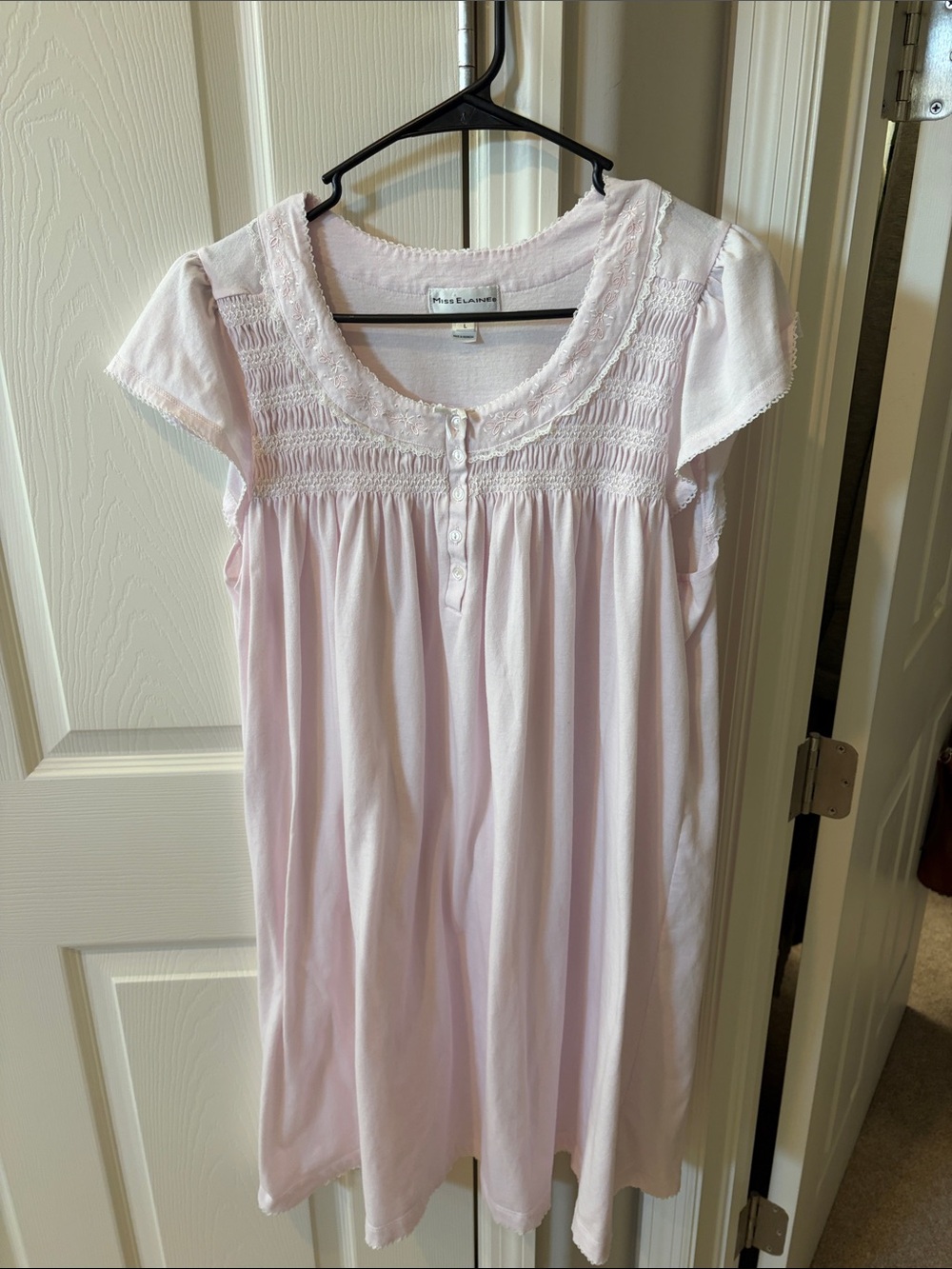 Miss Elaine Pale Pink Short-Sleeve Smocked Nightgown